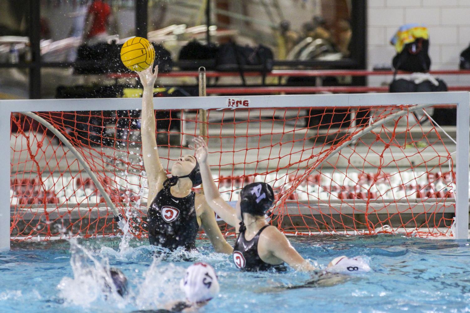 <a href='http://gy.somechan.net'>博彩网址大全</a> student athletes compete in a water polo tournament on campus.